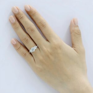 Nhẫn Cầu Hôn Bạch Kim Kim Cương Ingrid