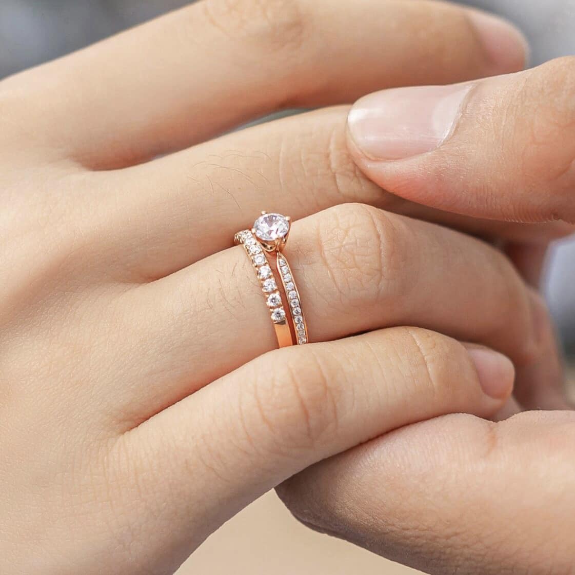 Tìm hiểu về nhẫn cầu hôn chỉ được mua 1 lần