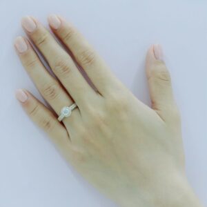 Nhẫn Cầu Hôn 18K Kim Cương Hikari