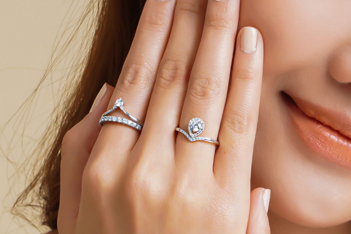 Nhẫn vương miện nữ