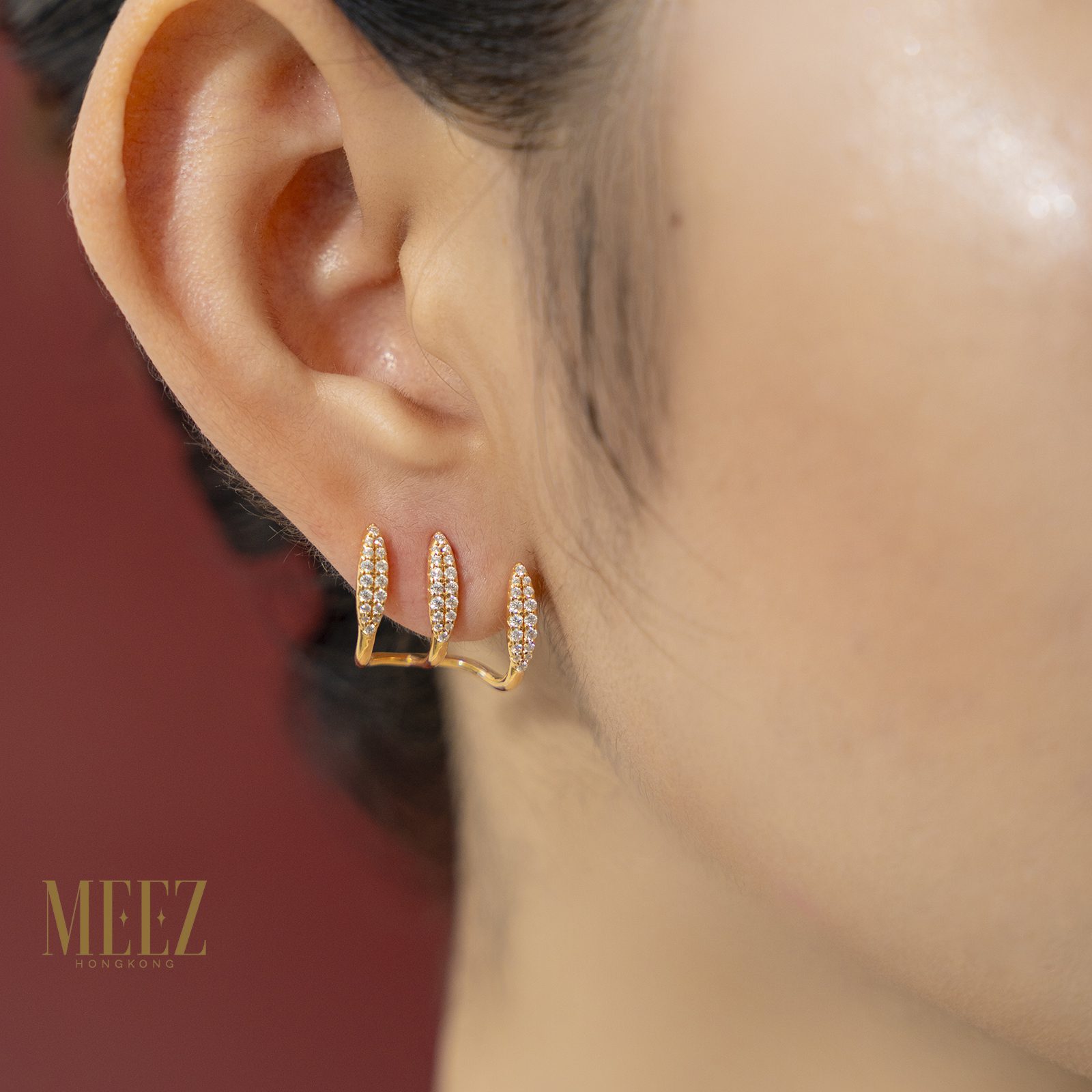 Bí quyết chọn bông tai khoen tròn vàng 18k để tôn lên vẻ đẹp cá tính