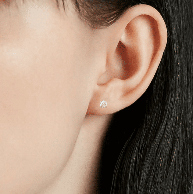 Bông tai nụ kim cương biểu tượng của sự sang trọng, phong cách