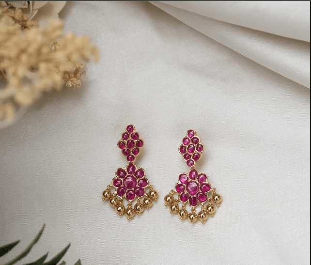 Bông tai ruby biểu tượng của sự sang trọng, quý phái và quyền lực 2