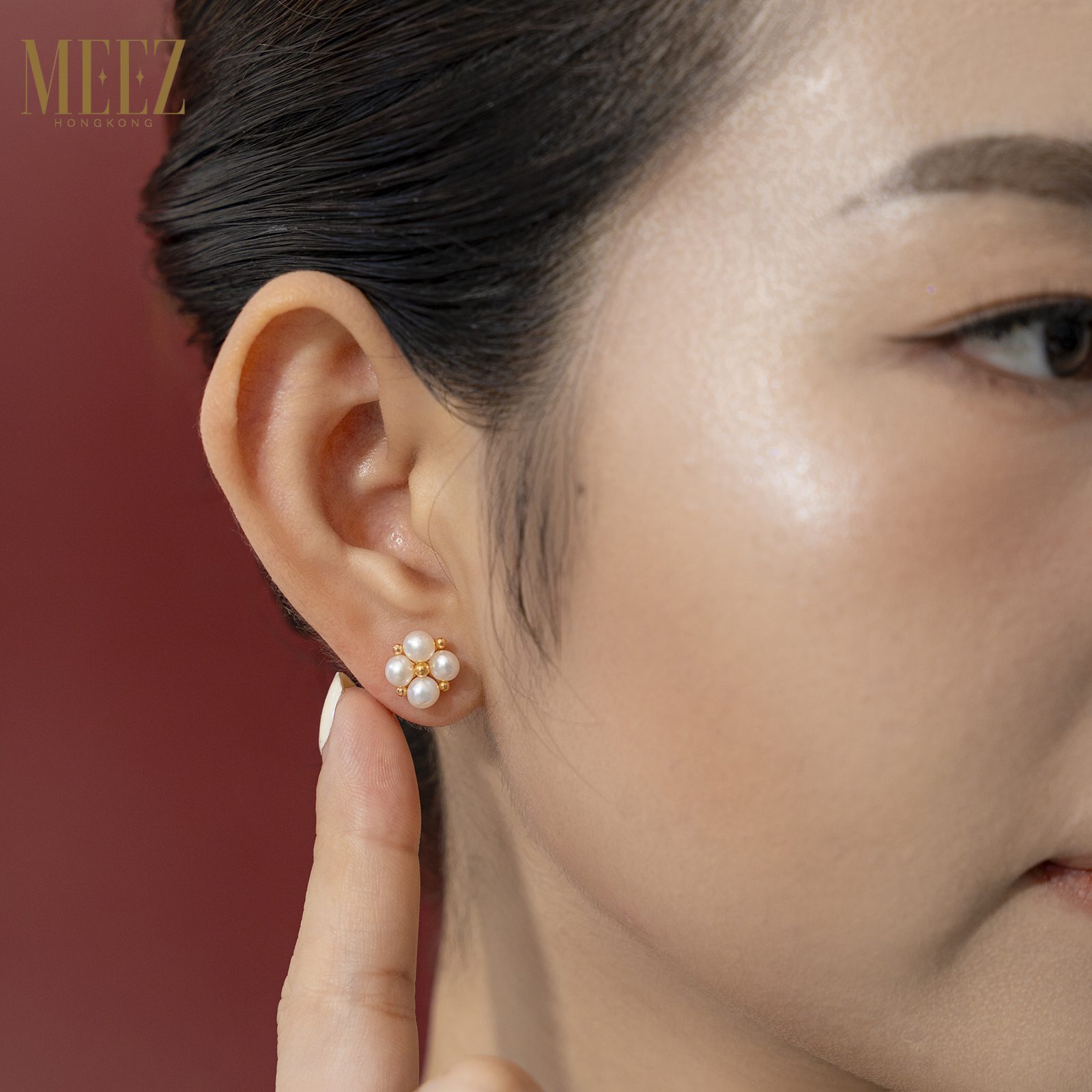 Bông tai sát tai giúp tôn lên vẻ đẹp của gương mặt