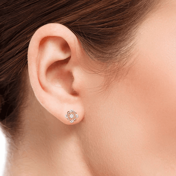 Bông tai thổ cẩm sản phẩm nghệ thuật, mang đậm bản sắc văn hóa dân tộc