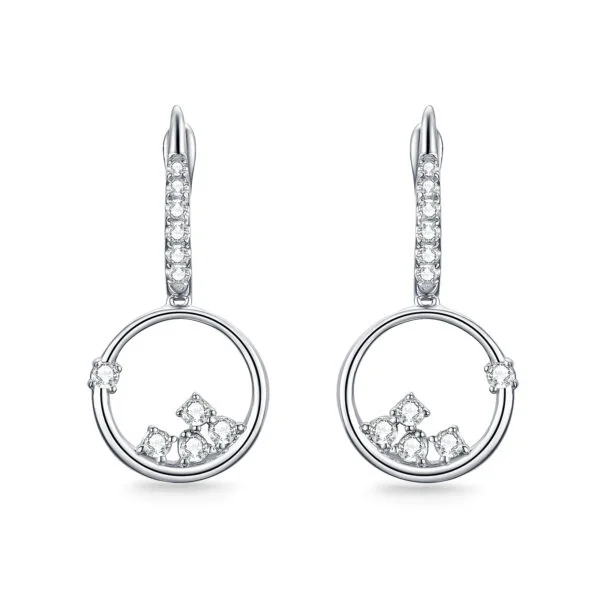 Bông tai vàng 18k đơn giản với thiết kế tinh tế, thanh lịch 2