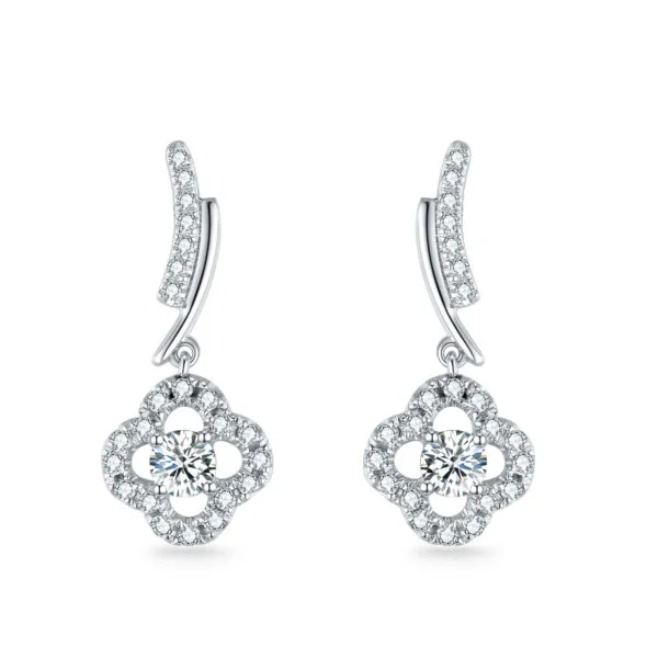 Bông tai vàng 24k 1 chỉ biểu tượng của sự giàu có, quyền lực và vẻ đẹp 1