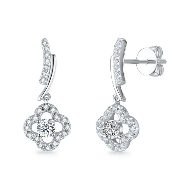 Bông tai vàng 24k 1 chỉ biểu tượng của sự giàu có, quyền lực và vẻ đẹp