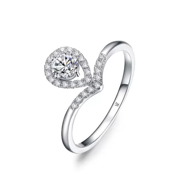 Đeo nhẫn ngón giữa tay trái nữ thể hiện các giá trị tình cảm và tâm linh