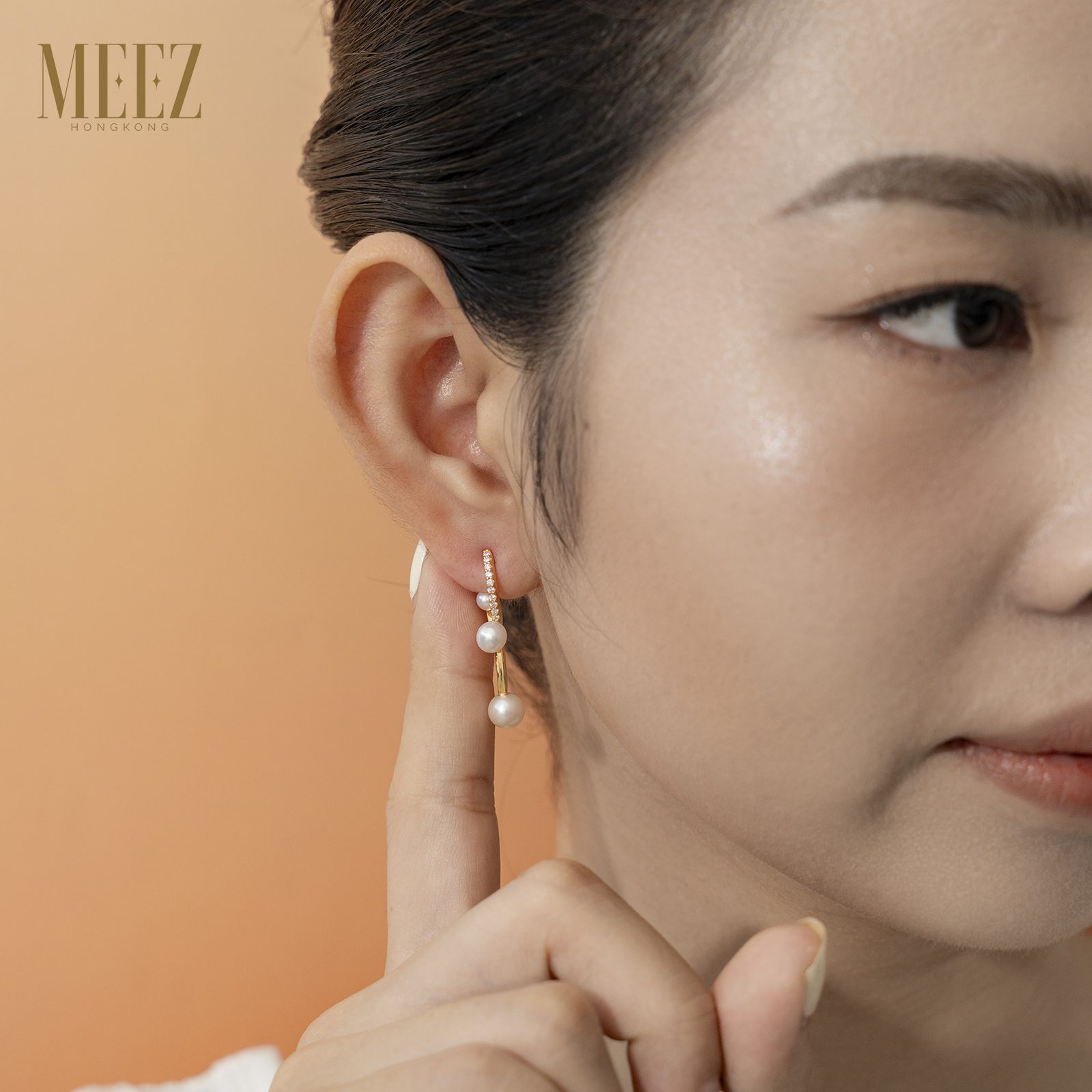 Giá bông tai vàng trắng thay đổi theo thị trường và từng thời điểm 3