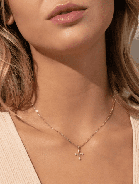 Mặt dây chuyền thánh giá biểu tượng của đức tin, sự hy vọng và lòng yêu 2