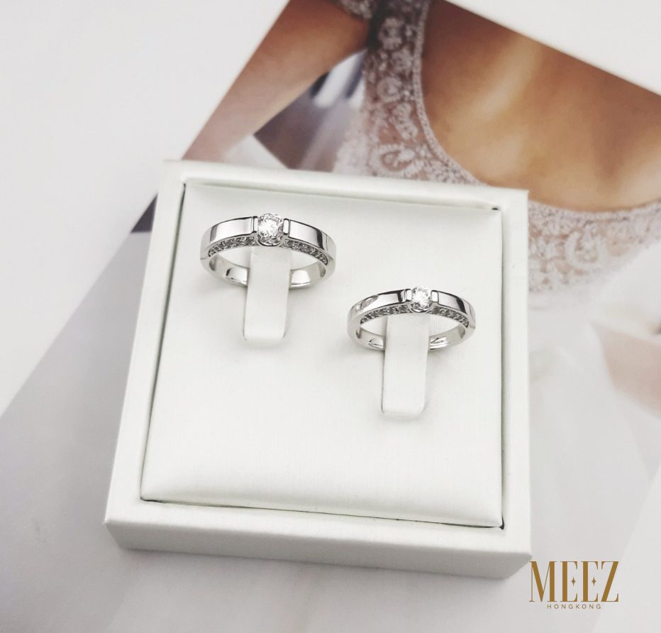 Nhẫn cưới bạch kim trơn vẻ đẹp đơn giản sang trọng mà tinh tế.