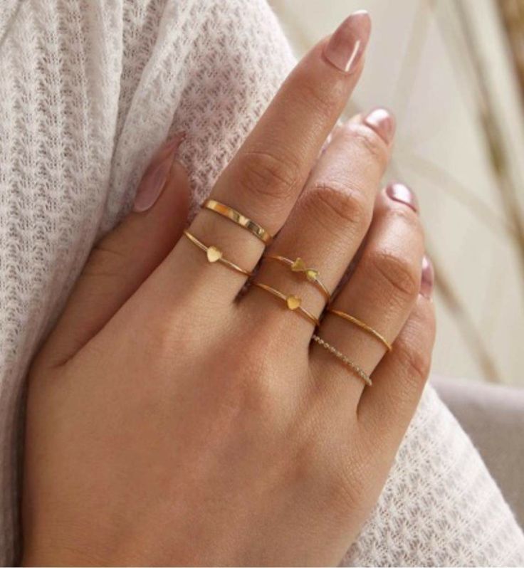 Nhẫn vàng 18K nữ giá dưới 5 triệu thời thượng lấp lánh sắc vàng