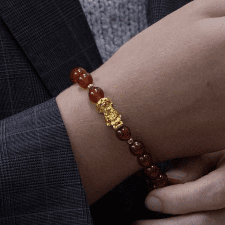 Đầu tư vào vòng tay charm vàng 24K: giá trị vật chất và tinh thần
