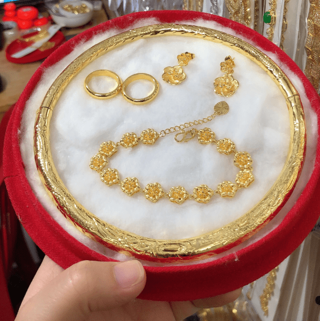 Bộ vàng cưới 18k