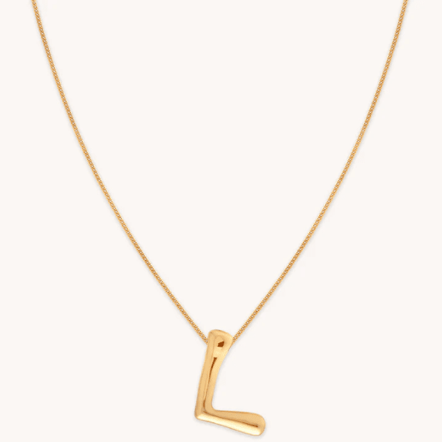 Dây chuyền chữ cong vàng 18k với thiết kế độc đáo và chất liệu vàng bền bỉ