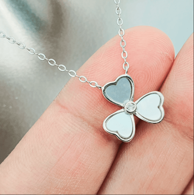 Dây chuyền cỏ 3 lá mang đến cho người đeo những điều tốt lành và may mắn 4