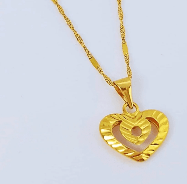 Dây chuyền vàng 18k cho bé gái sự quan tâm của cha mẹ đối với con