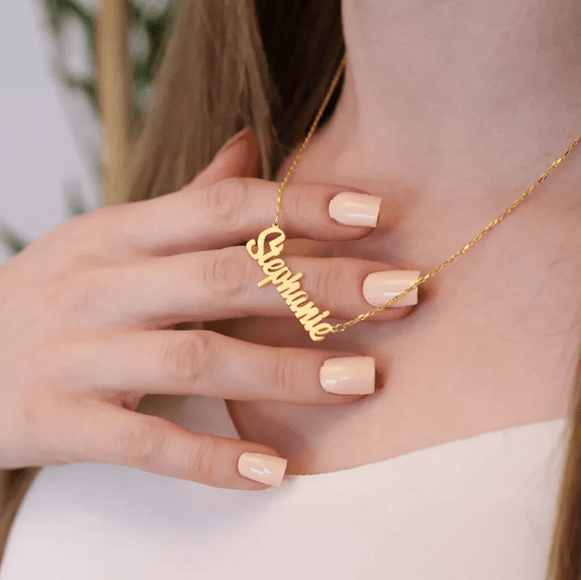 Dây chuyền vàng 18k khắc tên lưu giữ những kỷ niệm quý giá 2