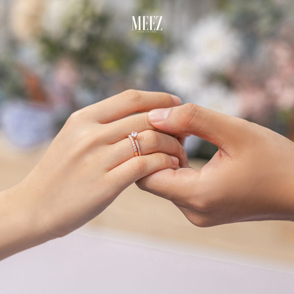 Nhẫn tỏ tình đeo ngón nào? Bí quyết lựa chọn ngón tay đeo nhẫn tỏ tình