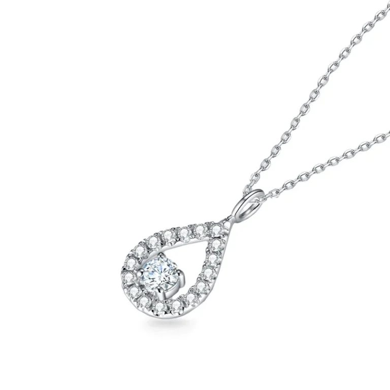 Vòng charm bạch kim: sự sang trọng vượt thời gian và phụ kiện cá nhân hóa đẳng cấp