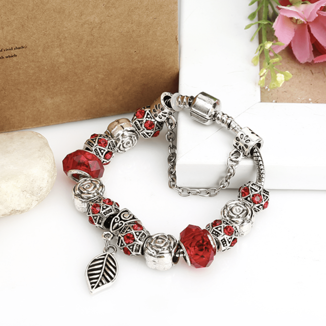 Vòng charm theo mệnh: phong thủy tích cực cho cuộc sống hạnh phúc