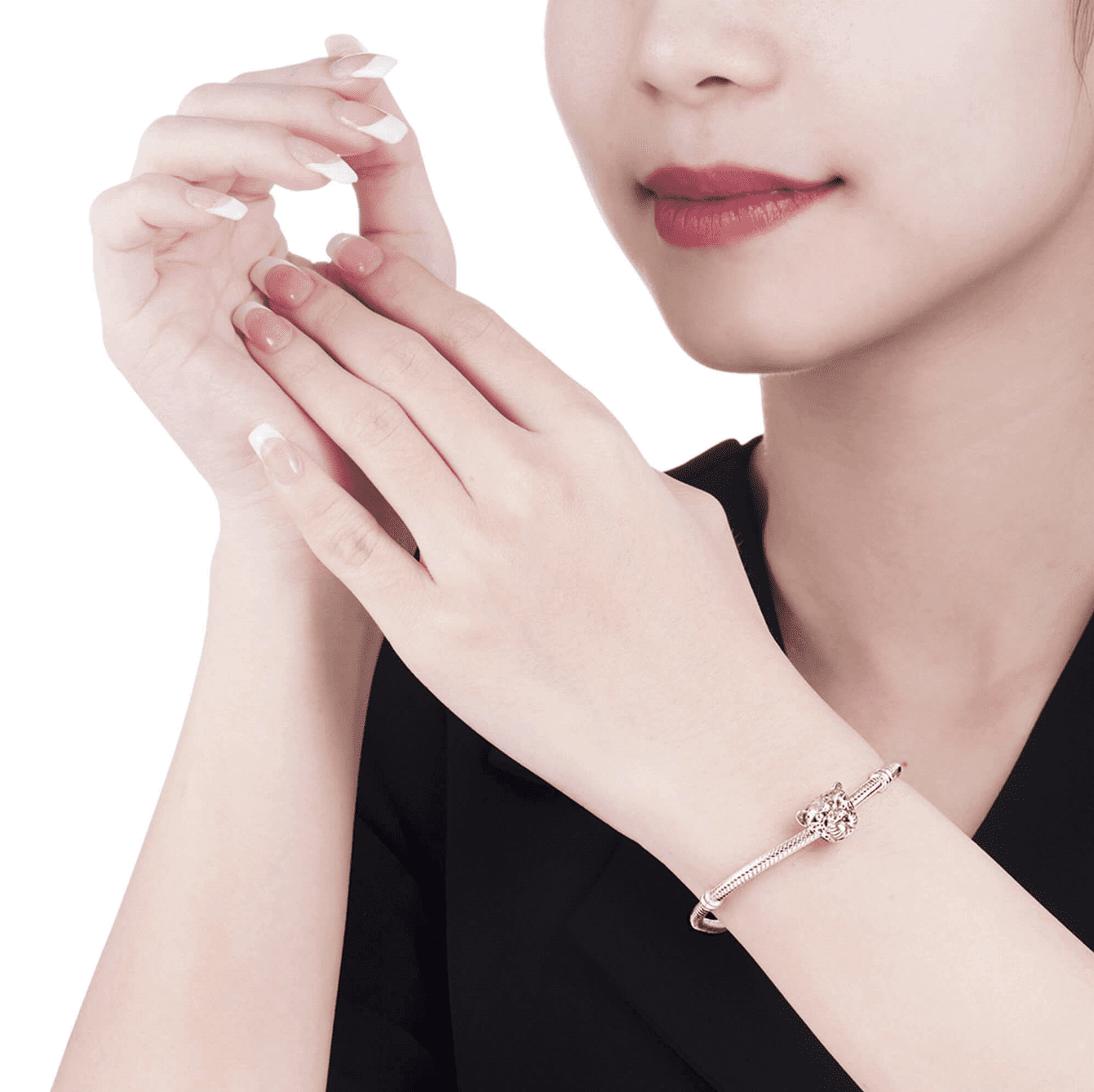 Vòng tay hạt charm- bí quyết tỏa sáng cùng phong cách riêng