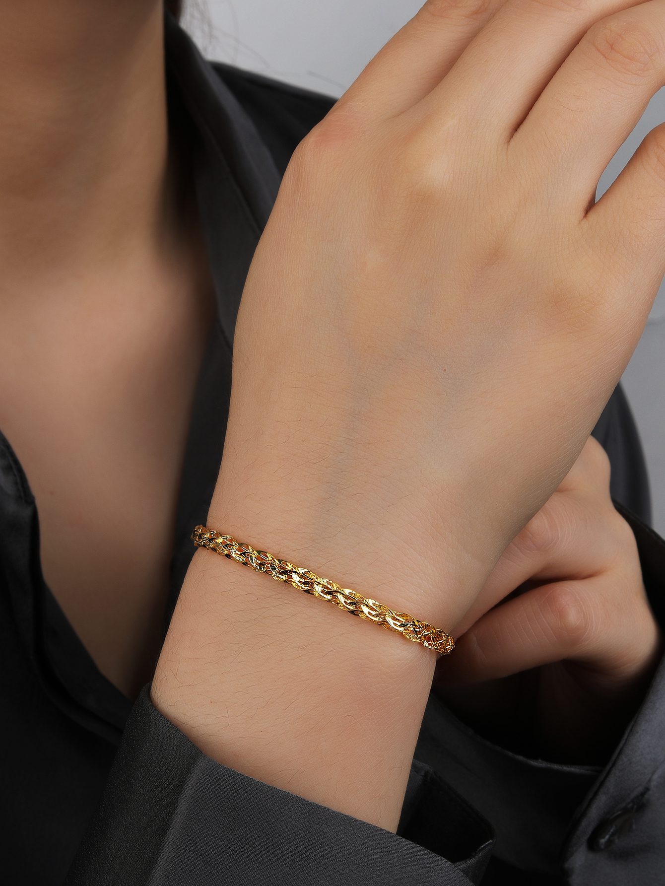 Ý nghĩa của lắc đuôi phụng trong phong thủy