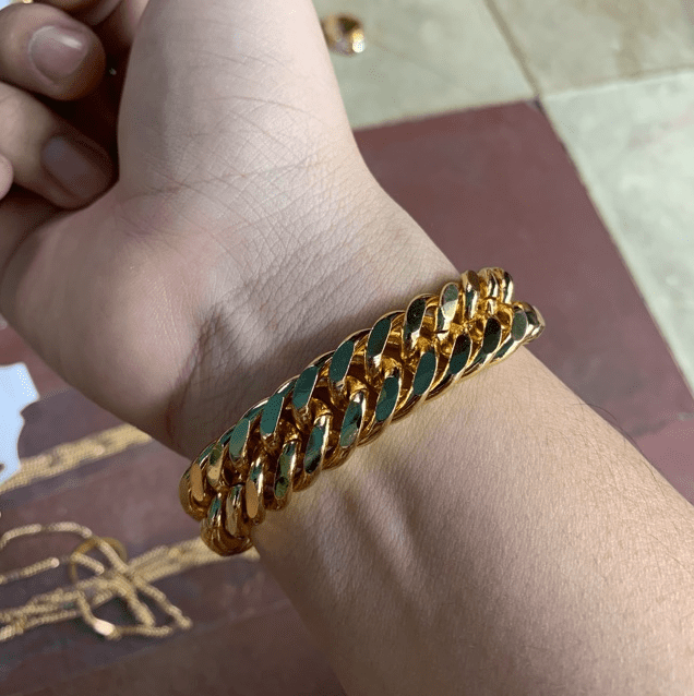 Lắc nam vàng 18k 5 chỉ tôn vinh vẻ đẹp và phong cách mạnh mẽ