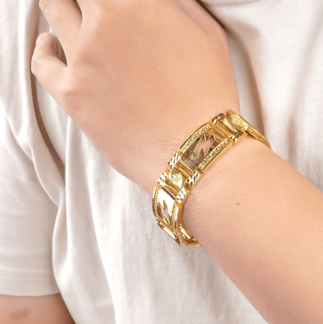 Lắc tay nam vàng 18k 3 chỉ thể hiện phong cách và đẳng cấp của người đeo