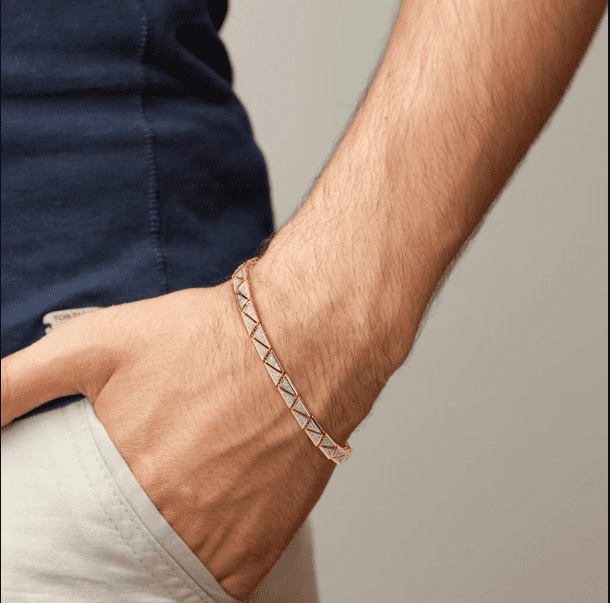 Lắc vàng nam 24k 2 chỉ biểu tượng văn hóa và phong cách sống của nhiều người đàn ông Việt Nam 1