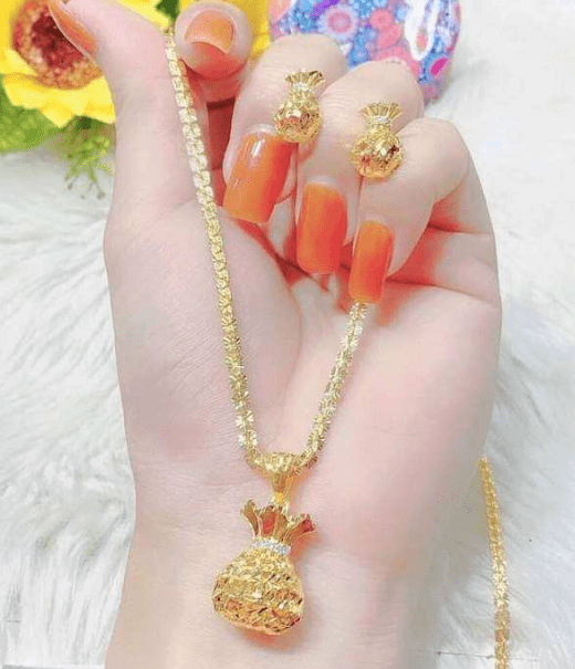 Mặt dây chuyền hình túi tiền thể hiện sự thịnh vượng, giàu có và may mắn