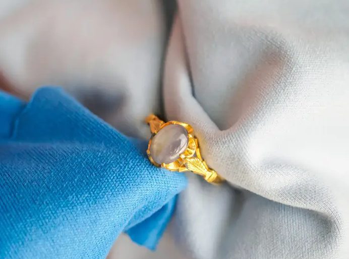 Cách vệ sinh trang sức tại nhà