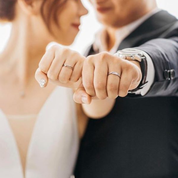 Nhẫn cưới trao khi nào là hợp lý nhất?