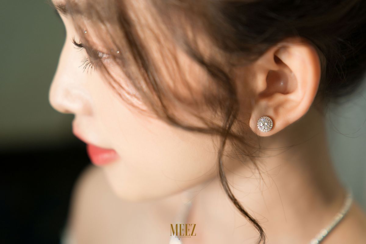 Bông tai kim cương