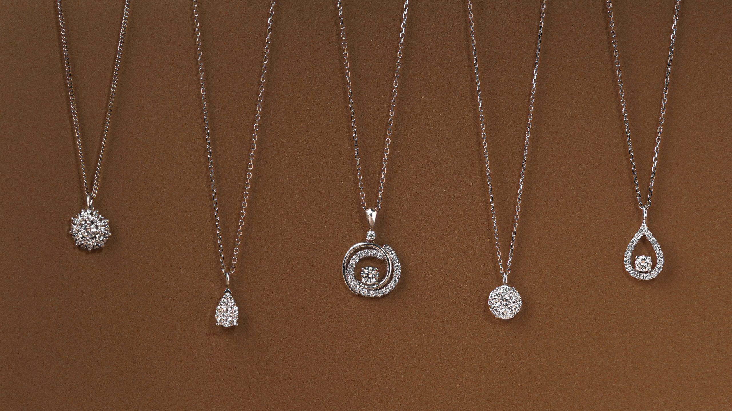 Tuyển tập các mẫu mặt dây chuyền đẹp phù hợp mọi phong cách