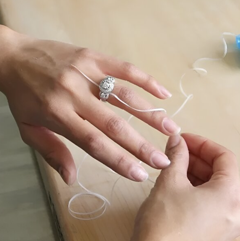 Cách tháo nhẫn bị chật không bị đau