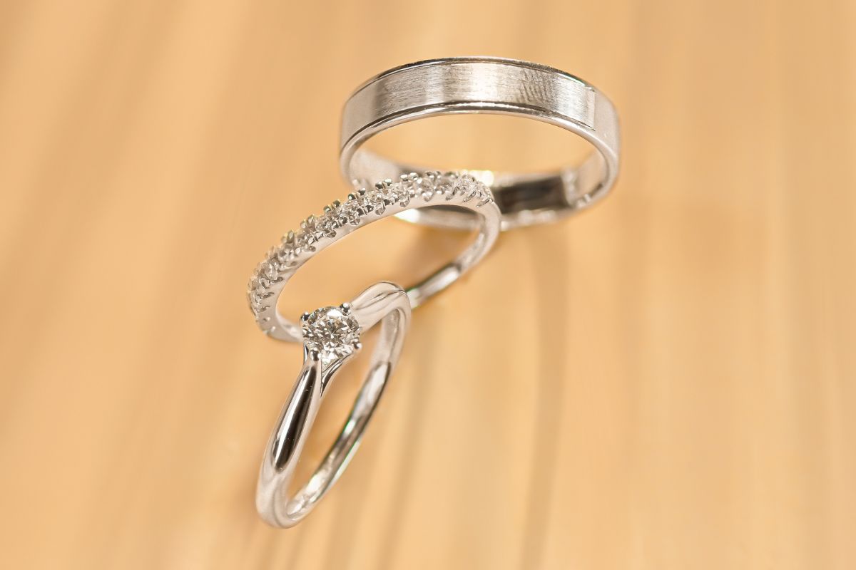 Nhẫn vàng 18k xi trắng