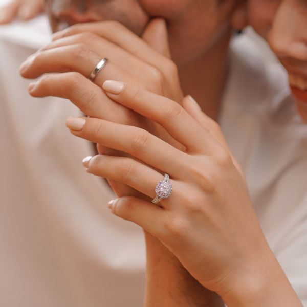 Đối tượng nào phù hợp mua nhẫn cưới online?