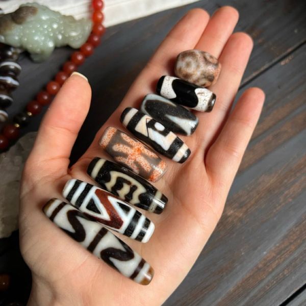 Truyền thuyết về đá Dzi Tây Tạng