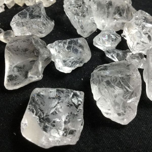 Đặc điểm của đá thạch anh trắng