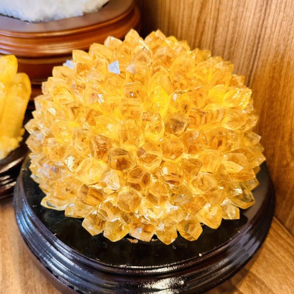 Đá thạch anh vàng trong phong thủy và năng lượng sống