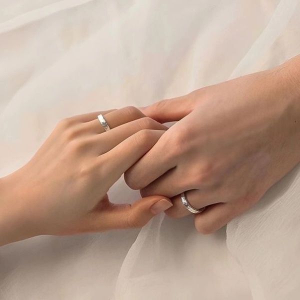 Giá nhẫn cưới vàng tây mới nhất 2026