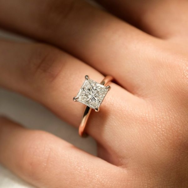 Lưu ý khi chọn nhẫn cầu hôn kim cương vuông