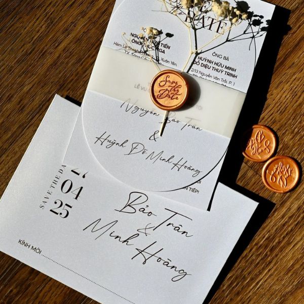 Mẫu thiệp cưới đơn giản nhưng sang trọng