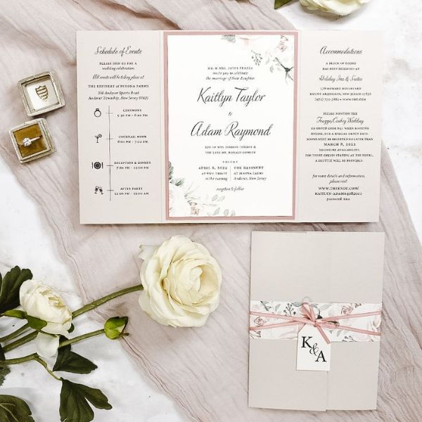 Mẫu thiệp cưới gập 3