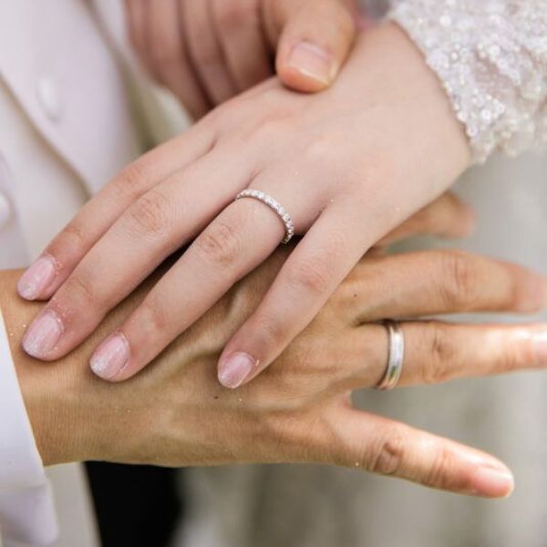 Nên mua nhẫn cưới 14k hay 18k?