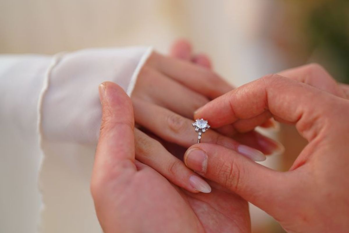 Nhẫn cầu hôn giá bao nhiêu?