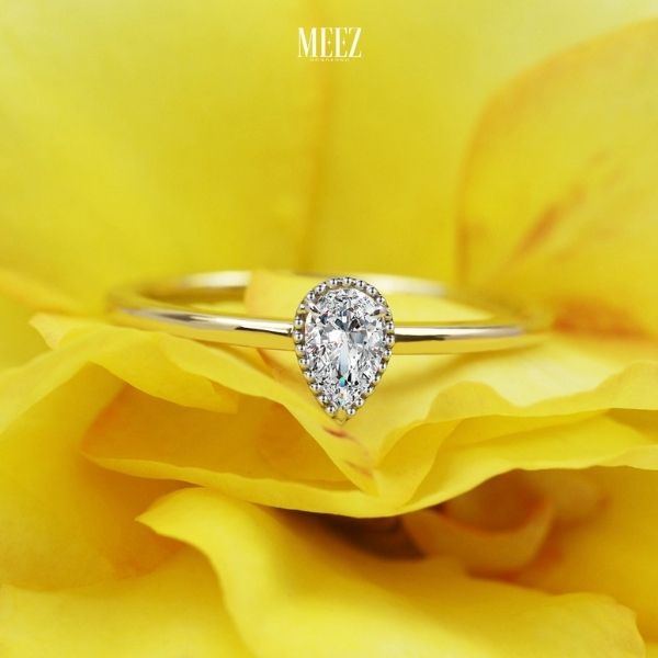 Nhẫn đính hôn Moissanite