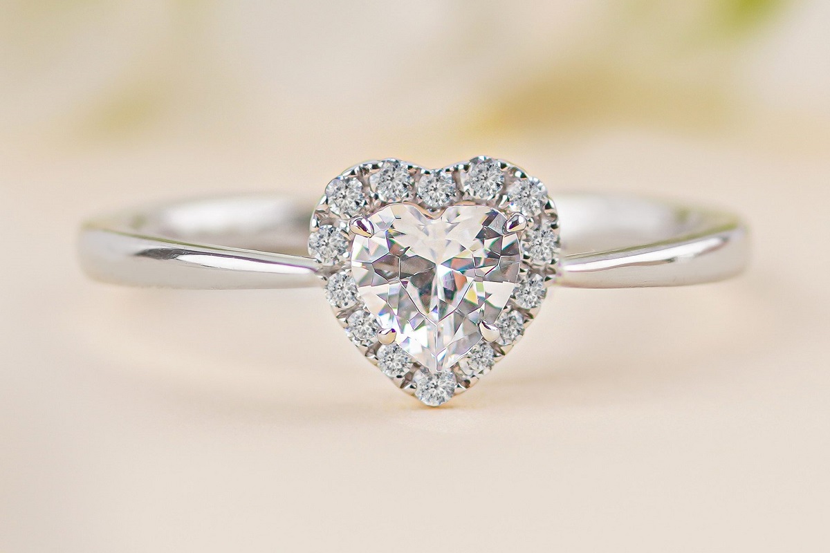 Nhẫn kim cương hình trái tim